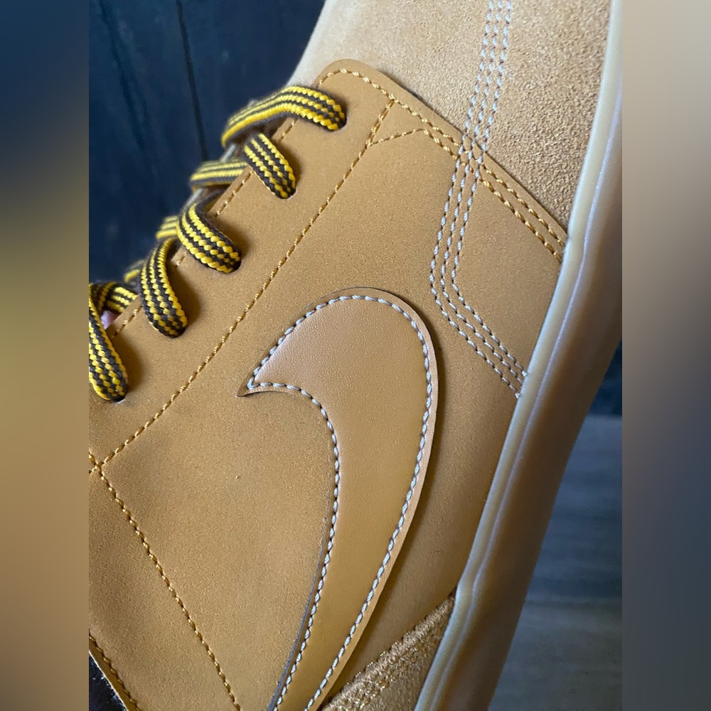 NIKE Men’s Size 11.5
Portmore II Solarsoft Mid Bota Wheat Gum Light Brown - Picture 7 of 16